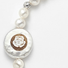 Bracciale di Perle Bianche con Rosa - Mikiko - immagine 2