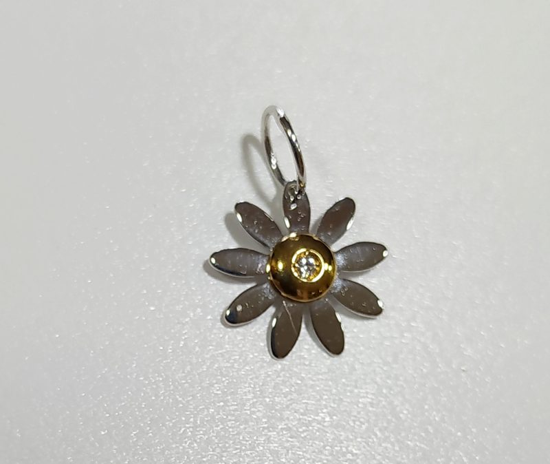 Ciondolo margherita in oro e diamante - Aprile Gioielli - immagine 2
